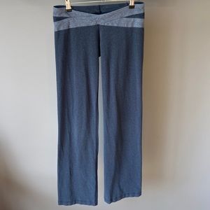 Lululemon flare pants size 6